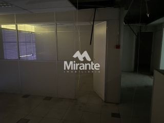 Prédio / Edifício Inteiro Comercial Para Alugar no bairro Centro em Feira De Santana