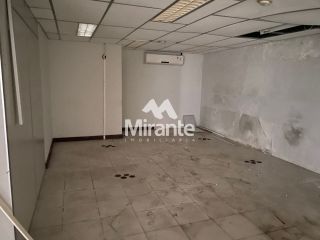 Prédio / Edifício Inteiro Comercial Para Alugar no bairro Centro em Feira De Santana