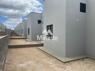 Casa Para Vender com 2 quartos sendo 1 suítes no bairro Lagoa Salgada em Feira De Santana