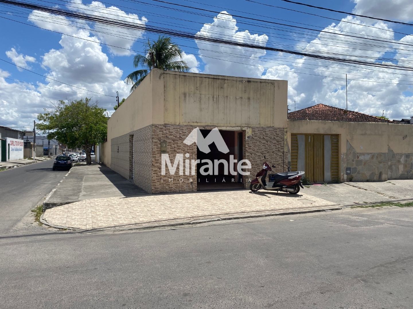 Ponto Comercial Para Alugar no bairro Capuchinhos em Feira De Santana