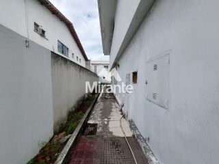 Casa Para Vender no bairro Centro em Feira De Santana