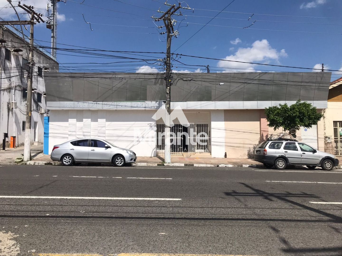 Casa Para Vender no bairro Centro em Feira De Santana