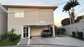 Casa de Condomínio Para Vender com 4 quartos sendo 1 suítes no bairro Santa Mônica em Feira De Santana