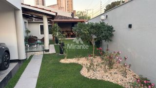 Casa de Condomínio Para Vender com 4 quartos sendo 1 suítes no bairro Santa Mônica em Feira De Santana