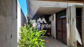 Casa Para Vender com 4 quartos sendo 3 suítes no bairro Santa Mônica em Feira De Santana