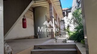 Casa Para Vender com 4 quartos sendo 3 suítes no bairro Santa Mônica em Feira De Santana
