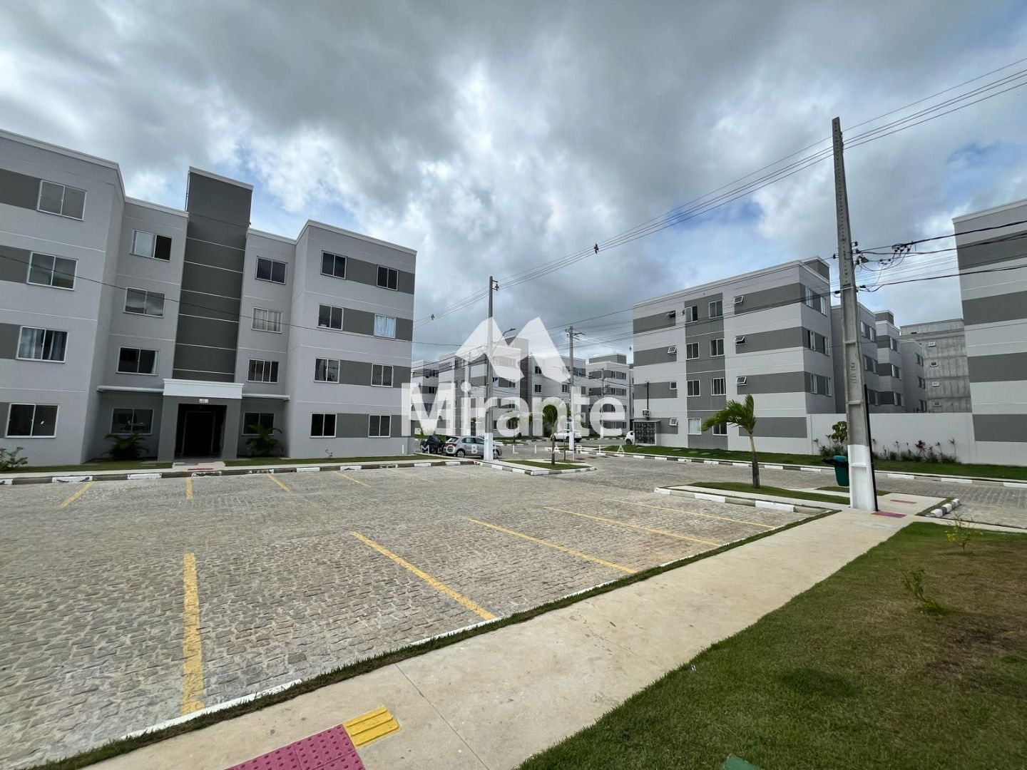 Apartamento Para Vender com 2 quartos no bairro Sim em Feira De Santana
