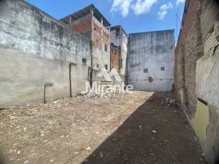 Lote / Terreno de Bairro Para Vender no bairro Centro em Feira De Santana