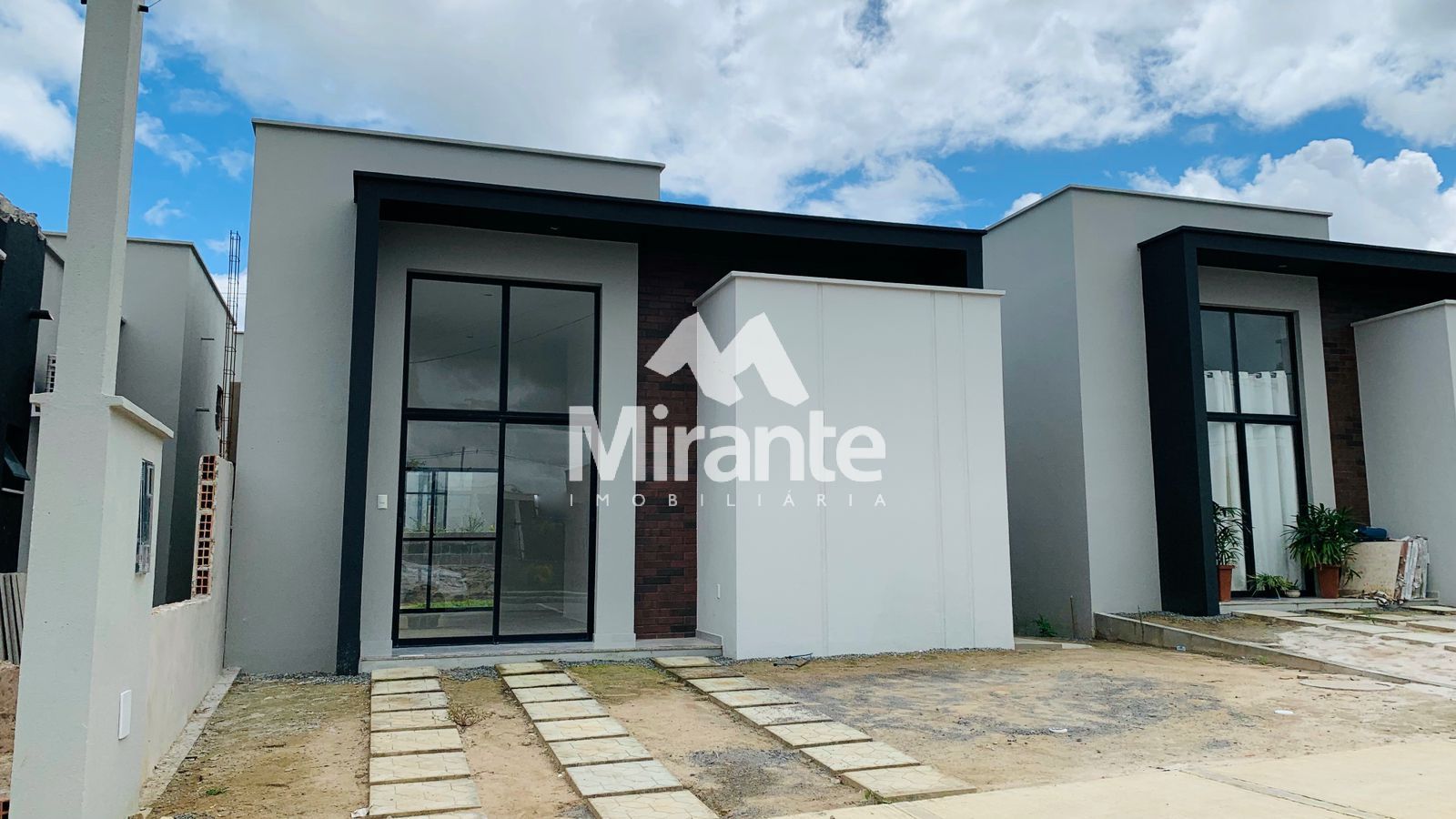 Casa de Condomínio Para Vender com 2 quartos sendo 1 suítes no bairro Chaparral em Feira De Santana