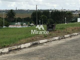 Lote / Terreno de Condomínio Para Vender no bairro Sim em Feira De Santana