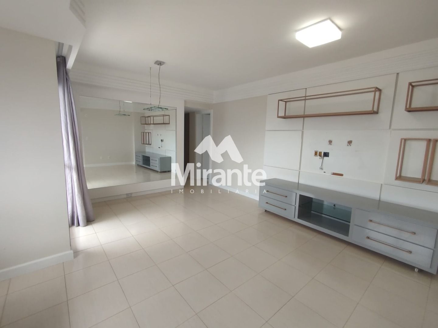 Apartamento Para Vender com 3 quartos sendo 1 suíte no bairro Capuchinhos em Feira De Santana