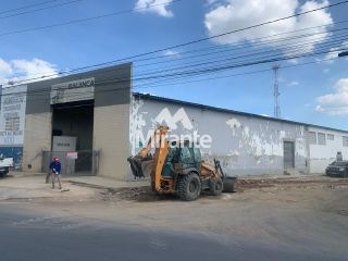 Galpão / Depósito / Armazém Para Alugar no bairro Baraúna em Feira De Santana
