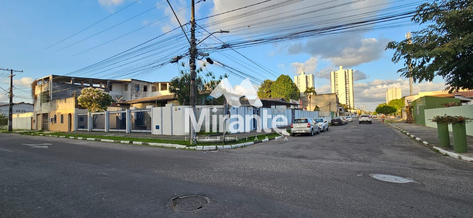 Casa Para Vender no bairro Santa Mônica em Feira De Santana