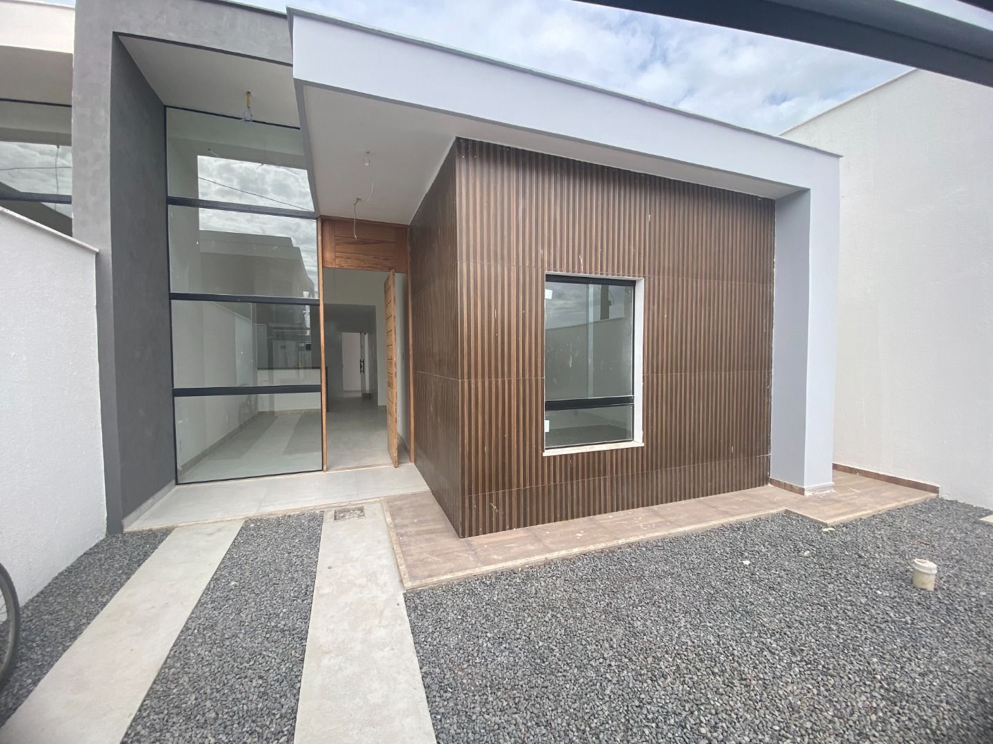 Casa Para Vender com 3 quartos sendo 1 suítes no bairro Sim em Feira De Santana