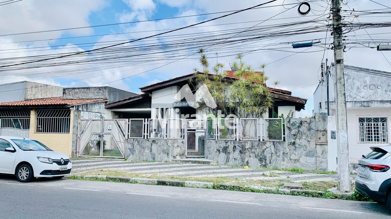 Casa Para Vender com 4 quartos sendo 2 suítes no bairro Coronel José Pinto em Feira De Santana