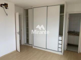 Apartamento Para Alugar com 3 quartos sendo 1 suítes no bairro Santa Mônica em Feira De Santana