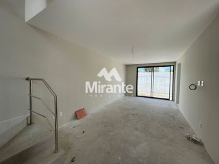 Casa de Condomínio Para Vender com 4 quartos sendo 2 suítes no bairro Lagoa Salgada em Feira De Santana