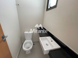 Casa de Condomínio Para Vender com 4 quartos sendo 2 suítes no bairro Lagoa Salgada em Feira De Santana