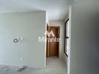 Casa de Condomínio Para Vender com 4 quartos sendo 2 suítes no bairro Lagoa Salgada em Feira De Santana
