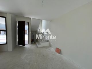Casa de Condomínio Para Vender com 4 quartos sendo 2 suítes no bairro Lagoa Salgada em Feira De Santana