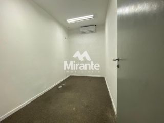 Prédio / Edifício Inteiro Comercial Para Alugar no bairro São João em Feira De Santana