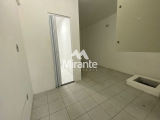 Prédio / Edifício Inteiro Comercial Para Alugar no bairro São João em Feira De Santana