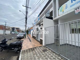 Casa Para Vender com 4 quartos no bairro Centro em Feira De Santana