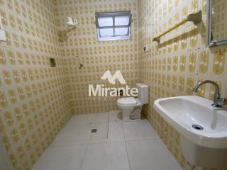 Casa Para Vender com 4 quartos no bairro Centro em Feira De Santana