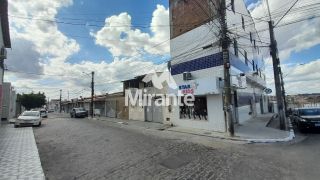 Casa Para Alugar com 2 quartos sendo 1 suíte no bairro Centro em Feira De Santana
