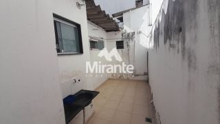 Casa Para Alugar com 2 quartos sendo 1 suíte no bairro Centro em Feira De Santana