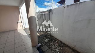 Casa Para Alugar com 2 quartos sendo 1 suíte no bairro Centro em Feira De Santana