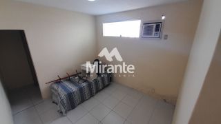 Casa Para Alugar com 2 quartos sendo 1 suíte no bairro Centro em Feira De Santana