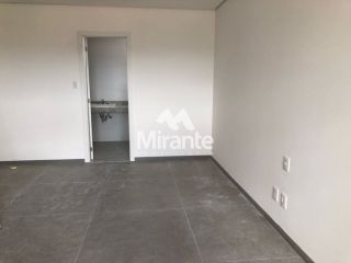 Apartamento Para Alugar com 3 quartos sendo 3 suítes no bairro Santa Mônica em Feira De Santana