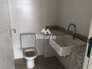 Apartamento Para Alugar com 3 quartos sendo 3 suítes no bairro Santa Mônica em Feira De Santana