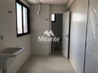 Apartamento Para Alugar com 3 quartos sendo 3 suítes no bairro Santa Mônica em Feira De Santana
