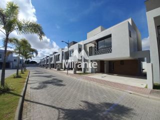 Casa de Condomínio Para Vender com 4 quartos 2 suítes no bairro Lagoa Salgada em Feira De Santana