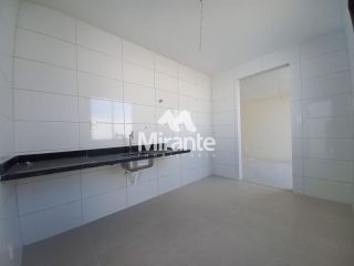 Casa de Condomínio Para Vender com 4 quartos 2 suítes no bairro Lagoa Salgada em Feira De Santana