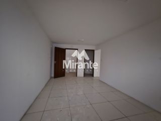 Galpão / Depósito / Armazém Para Alugar no bairro Capuchinhos em Feira De Santana