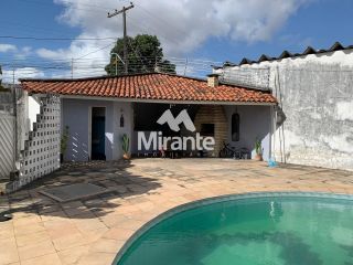 Casa Para Vender com 4 quartos sendo 4 suítes no bairro Baraúna em Feira De Santana