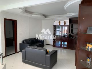 Casa Para Vender com 4 quartos sendo 4 suítes no bairro Baraúna em Feira De Santana