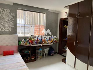 Casa Para Vender com 4 quartos sendo 4 suítes no bairro Baraúna em Feira De Santana