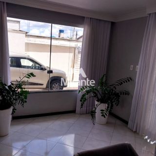 Casa Para Vender com 3 quartos sendo 1 suítes no bairro Santa Mônica em Feira De Santana