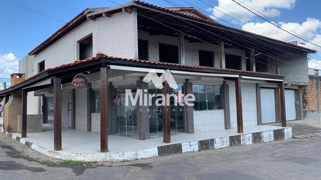 Prédio / Edifício Inteiro Comercial Para Vender no bairro Baraúnas em Feira De Santana