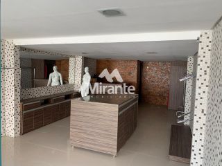 Prédio / Edifício Inteiro Comercial Para Vender no bairro Baraúnas em Feira De Santana