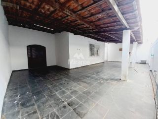 Casa Para Alugar com 3 quartos no bairro Campo Limpo em Feira De Santana