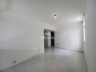 Casa Para Alugar com 3 quartos no bairro Campo Limpo em Feira De Santana