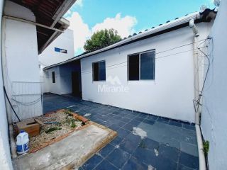 Casa Para Alugar com 3 quartos no bairro Campo Limpo em Feira De Santana