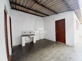 Casa Para Alugar com 3 quartos no bairro Campo Limpo em Feira De Santana