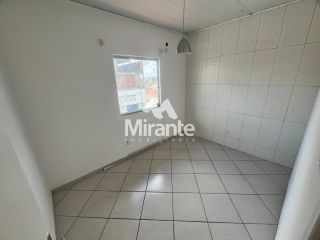 Edifício Residencial Para Vender com 9 quartos sendo 2 suítes no bairro Sobradinho em Feira De Santana