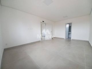 Apartamento Para Alugar com 3 quartos sendo 3 suítes no bairro Santa Mônica em Feira De Santana